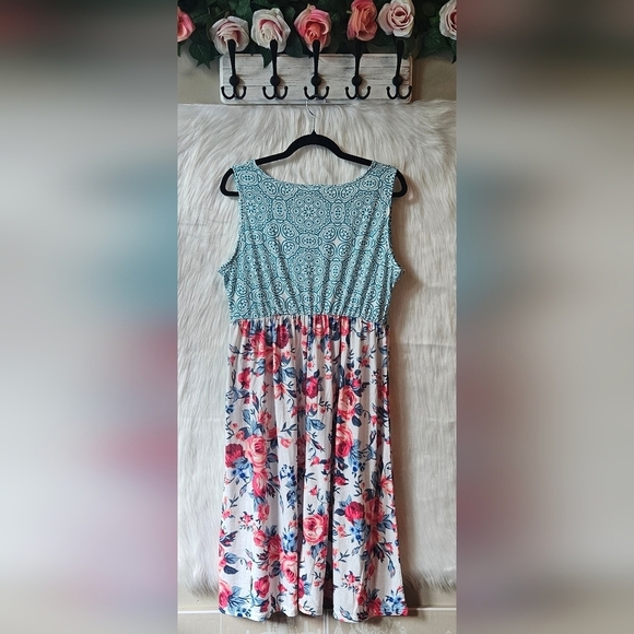 Patpat for Mommy and Me Springtime Romance Dress - Picture 3 of 9